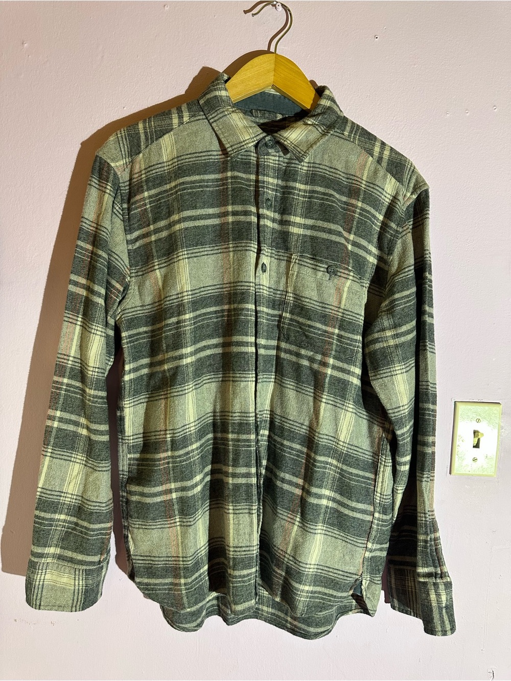 Pendleton Grey and Black Plaid Casual Button-Down Shirt